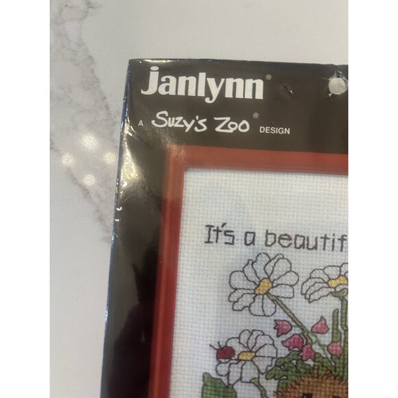 1987 Janlynn Suzys Zoo‎ Counted Cross Stitch Kit BEAUTIFUL WORLD W/ Frame 5"x 7" - Picture 6 of 7